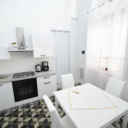 Palazzo Taormina Apartment Castellammare del Golfo Exterior photo