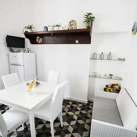 Palazzo Taormina Apartment Castellammare del Golfo Exterior photo